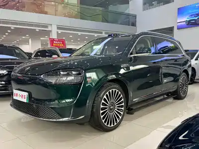 AITO Wenjie M9 2025
