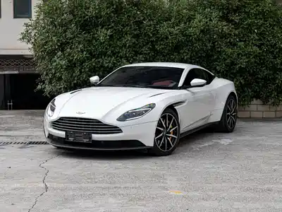 Aston Martin DB11 2022