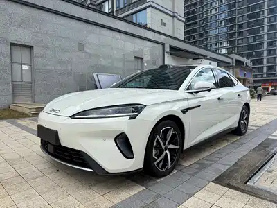 BYD Seal 07 DM-i 2025