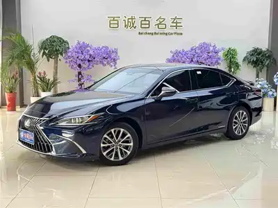Lexus ES 2022