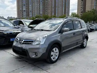 Nissan Livina 2012