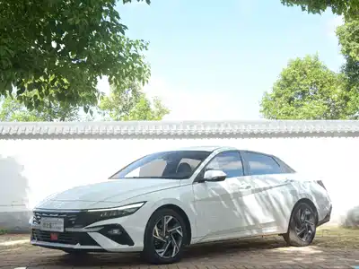 Hyundai Elantra 2024