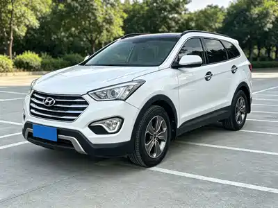 Hyundai Grand Santa Fe 2015