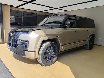Yangwang U8 L 2025