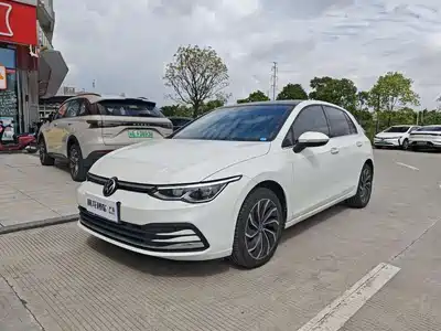 Volkswagen Golf 2025