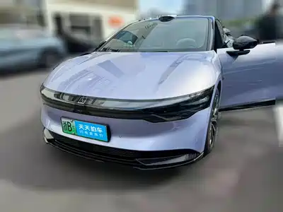 ZEEKR 007 2025