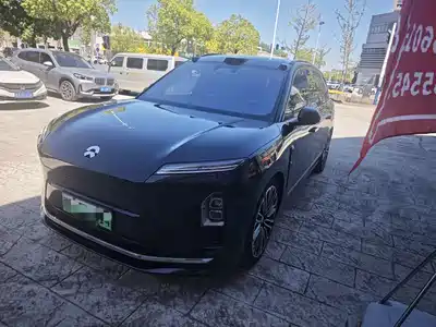 NIO ES8 2025