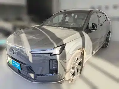 Volvo XC70 Plug-in Hybrid 2025