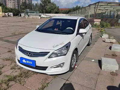 Hyundai Verna 2015