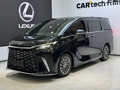 Lexus LM 2025