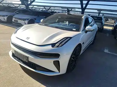 ZEEKR 001 2025