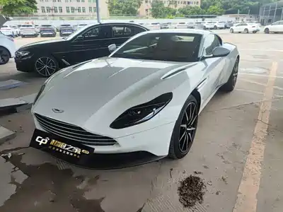 Aston Martin DB11 2022