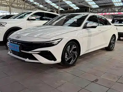 Hyundai Elantra 2023