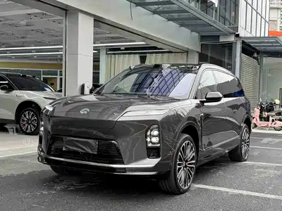 NIO ES8 2025