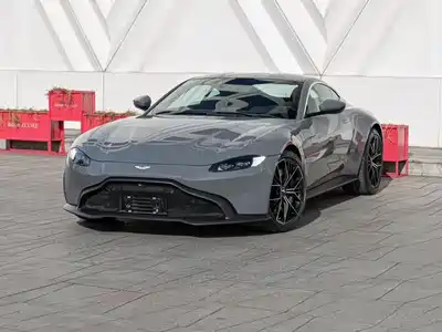 Aston Martin V8 Vantage 2022
