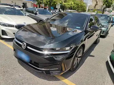 Volkswagen Magotan 2025