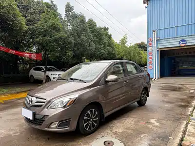 BAIC E-Series 2015