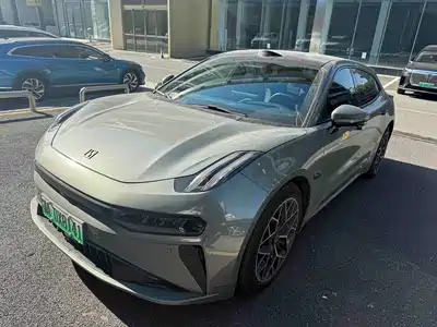 ZEEKR 001 2024