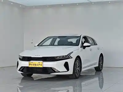 Kia K5 2025