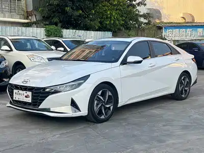 Hyundai Elantra 2022