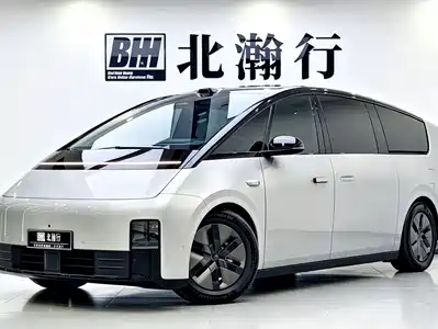 Li Auto MEGA 2025
