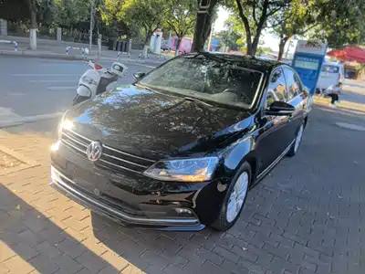 Volkswagen Sagitar 2015