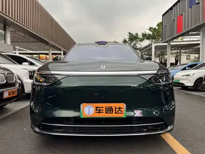 AITO Wenjie M8 2025