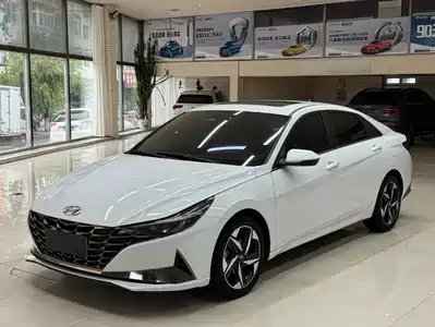 Hyundai Elantra 2022