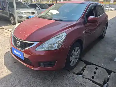 Nissan Tiida 2015