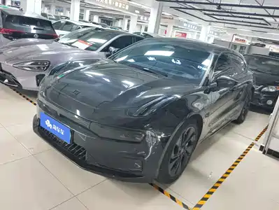 ZEEKR 001 2024