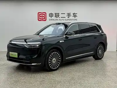AITO Wenjie M8 2025