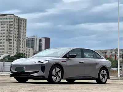 Hongqi EH7 2025