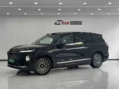 NIO ES8 2025