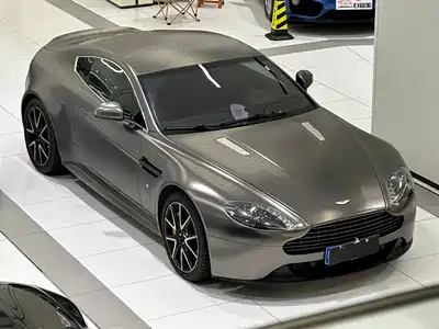 Aston Martin V8 Vantage 2012