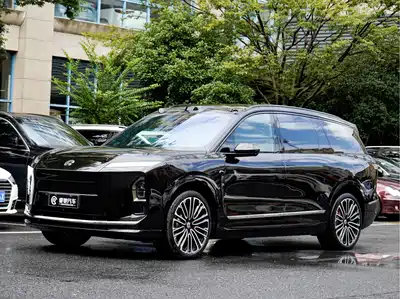 NIO ES8 2025