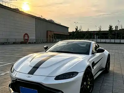 Aston Martin V8 Vantage 2019