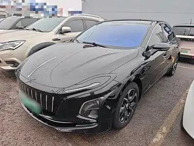 Hongqi E-QM5 2022