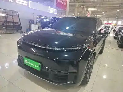 Li Auto L8 2025