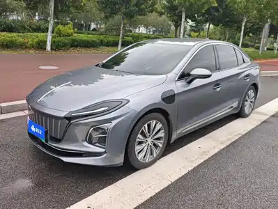 Hongqi E-QM5 2024