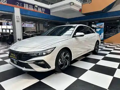 Hyundai Elantra 2023