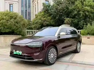 AITO Wenjie M9 2025