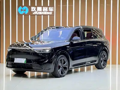 AITO Wenjie M8 2025