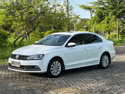 Volkswagen Sagitar 2016