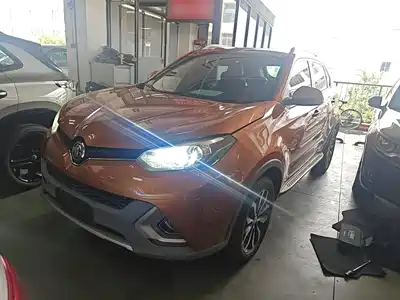 MG Roewe RX5 2015