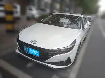 Hyundai Elantra 2022