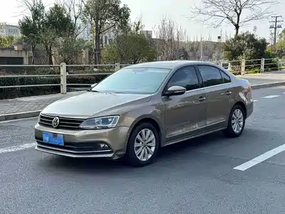 Volkswagen Sagitar 2016