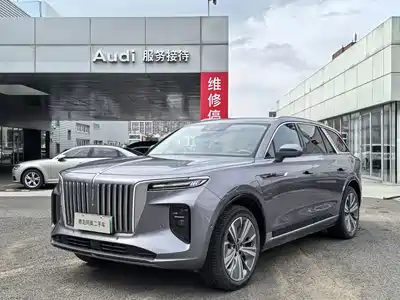 Hongqi E-HS9 2023