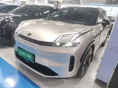 Lynk & Co 08 EM-P 2024