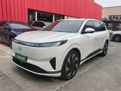 Dongfeng Yipai eπ008 2024