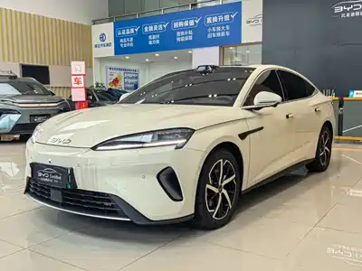 BYD Seal 07 DM-i 2025